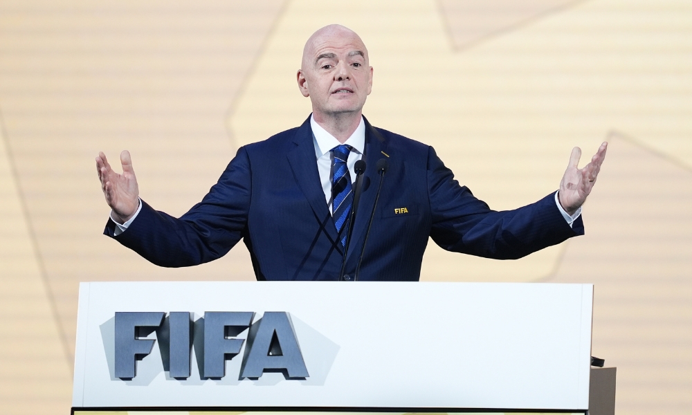 也讓他與球 也讓他與球